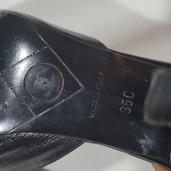 CHANEL🌟CLASSIC SANDALS 35C - Picture 15 of 16